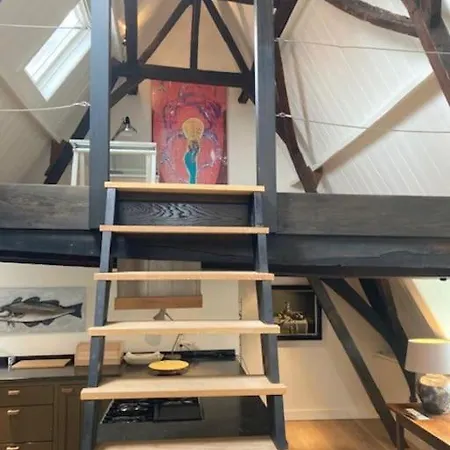 아파트 Hoogwaardig Afgewerkt Loft In Oude Stadscentrum