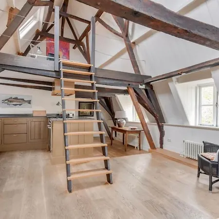 아파트 Hoogwaardig Afgewerkt Loft In Oude Stadscentrum