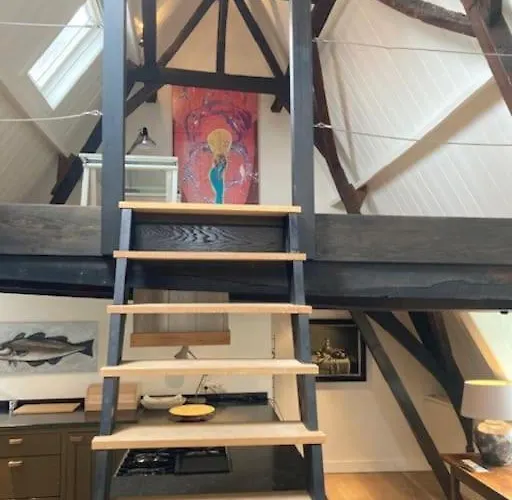 아파트 Hoogwaardig Afgewerkt Loft In Oude Stadscentrum